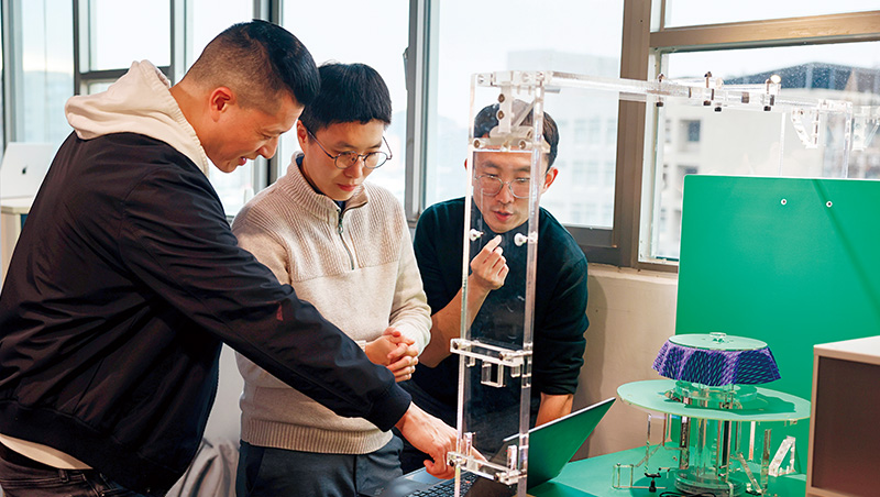 他的「AI布料圖書館」UA也埋單!紡織業靠它,打樣次數砍半