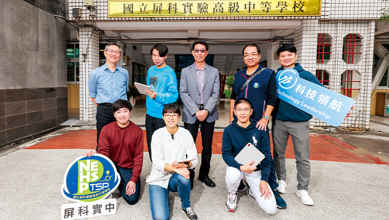 導入AI「要像路邊攤一樣親民」屏科實中罕見全校AI教課