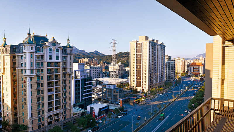 位處五股邊陲、客戶多小資首購族，他「推掉買家」反成業績王